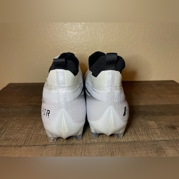 Athletic_Shoes